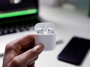 Apple AirPods (2nd Generation)