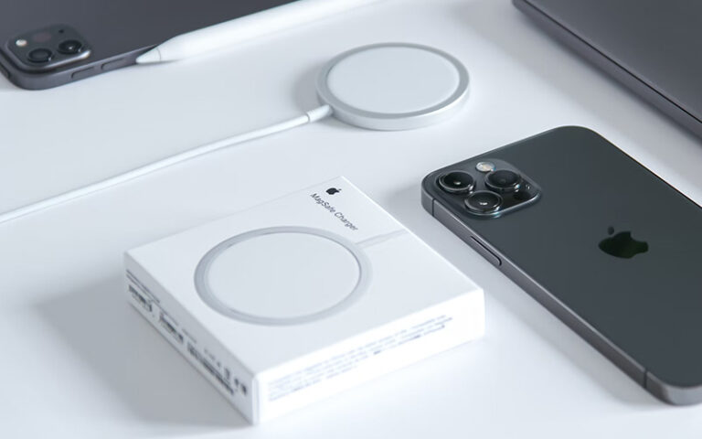 Apple MagSafe Charger Apple MagSafe Charger